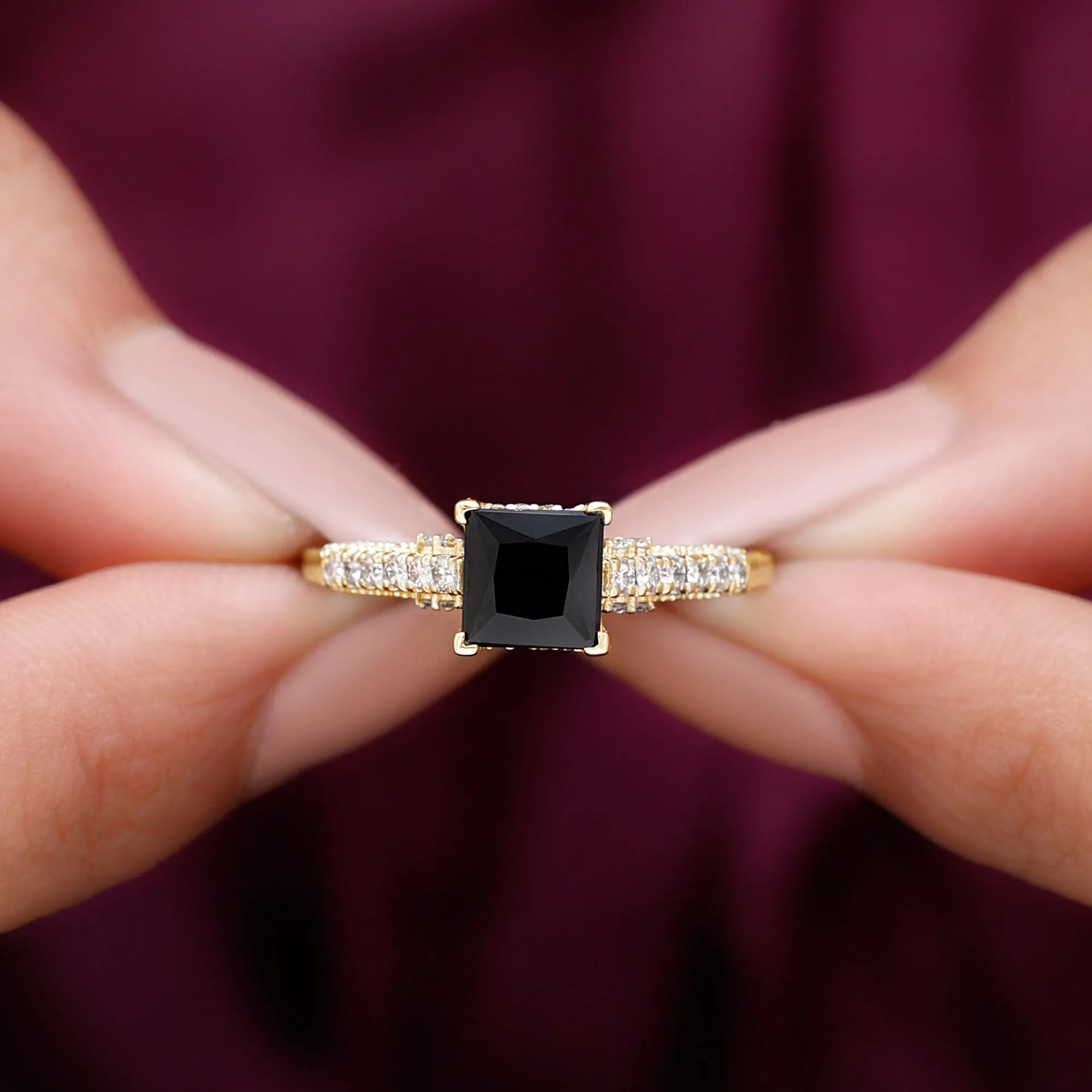 1.5 CT Solitaire Created Black Diamond Minimal Solitaire Ring with Diamond