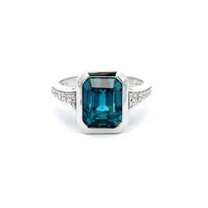 18 Karat White Lady's Contemporary Gemstone Fasion Ring