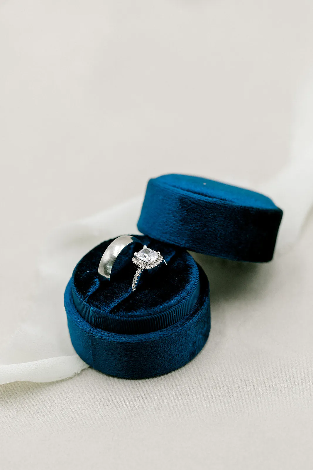 Navy Velvet Round Ring Box