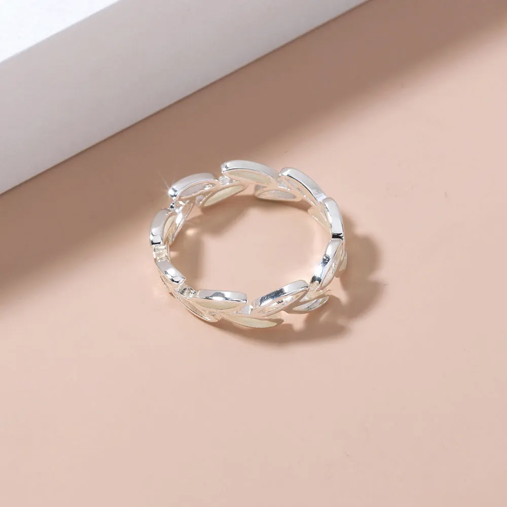 R647 - Retro Hollow Luminous Leaf Ring