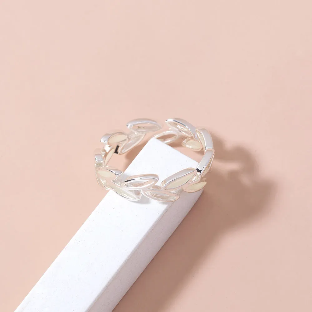 R647 - Retro Hollow Luminous Leaf Ring