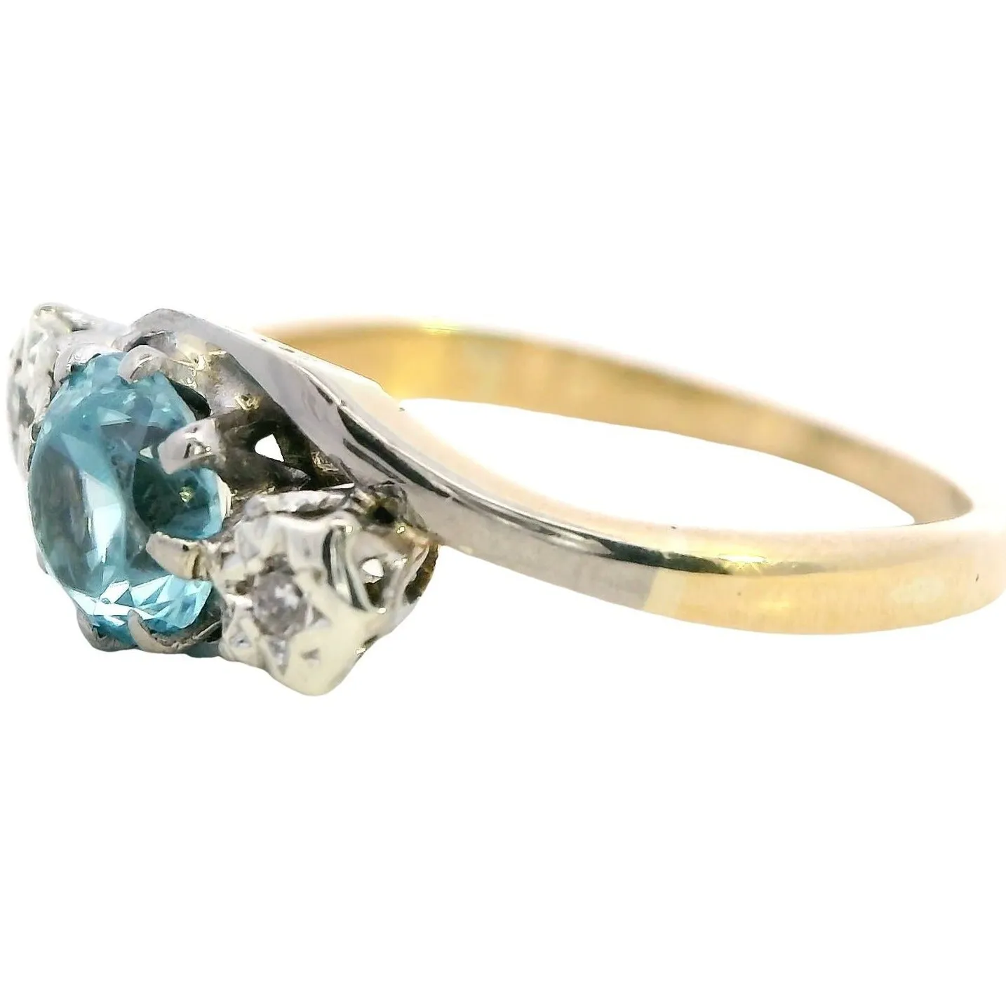 Radiant Elegance: 14ct Yellow & White Gold Ring with Zircon & Diamond Accents