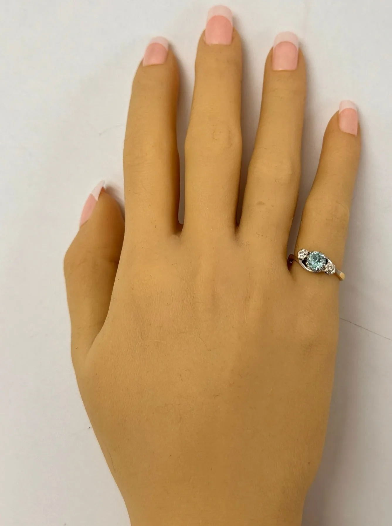 Radiant Elegance: 14ct Yellow & White Gold Ring with Zircon & Diamond Accents