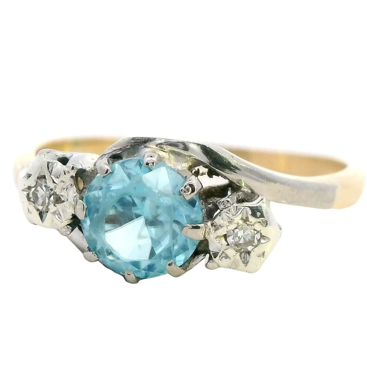 Radiant Elegance: 14ct Yellow & White Gold Ring with Zircon & Diamond Accents