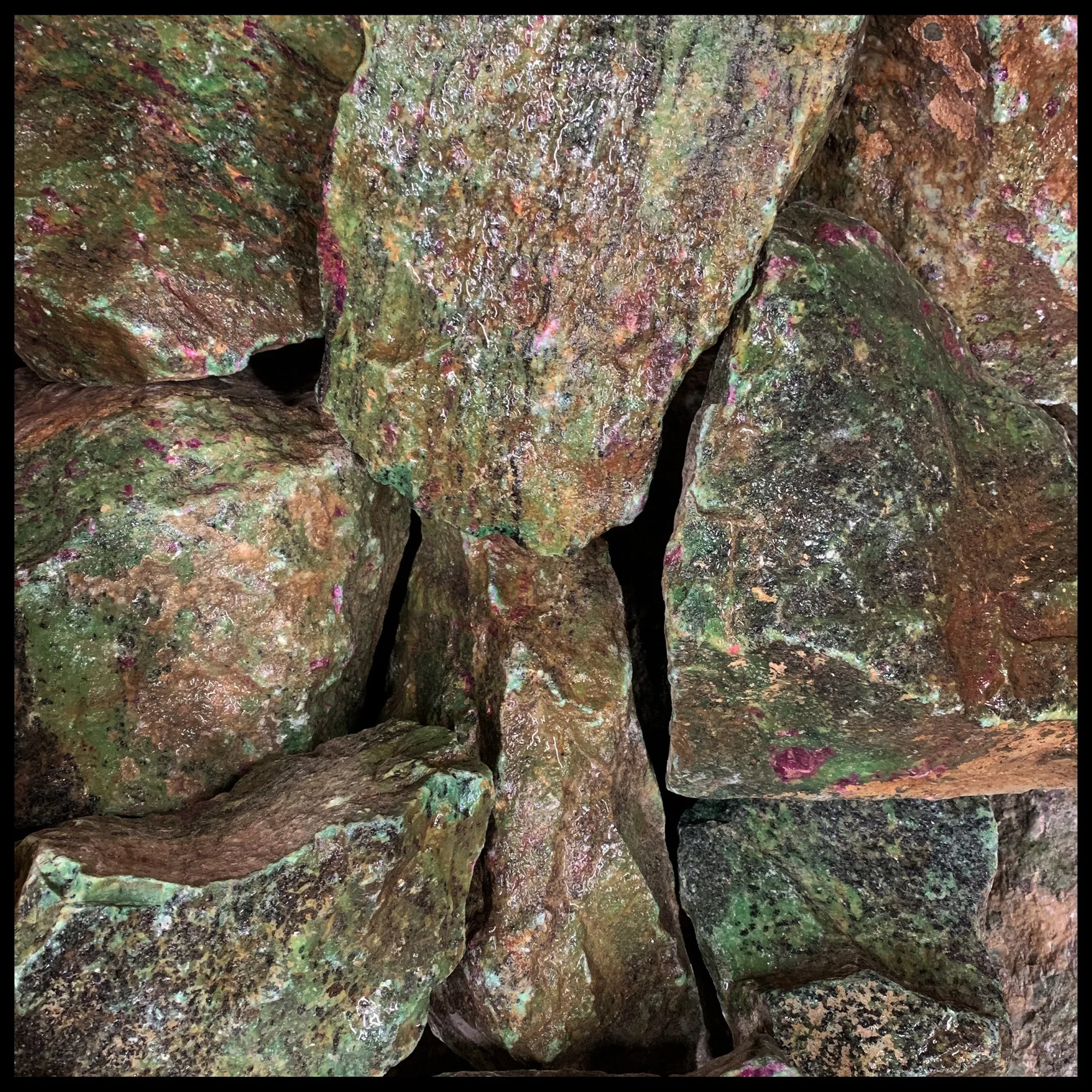 Ruby in Zoisite, Rough Rock, 50 lb lot
